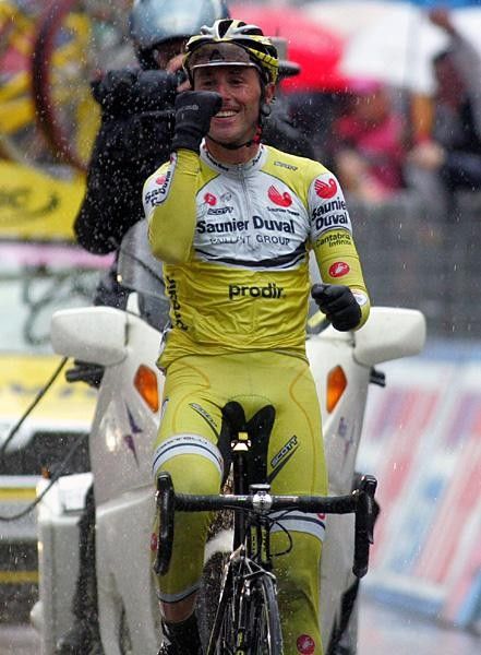 Iban Mayo (Saunier Duval-Prodir) takes his first of 2007.