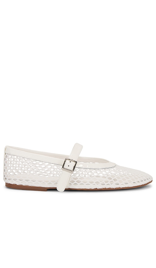 Mia Flat