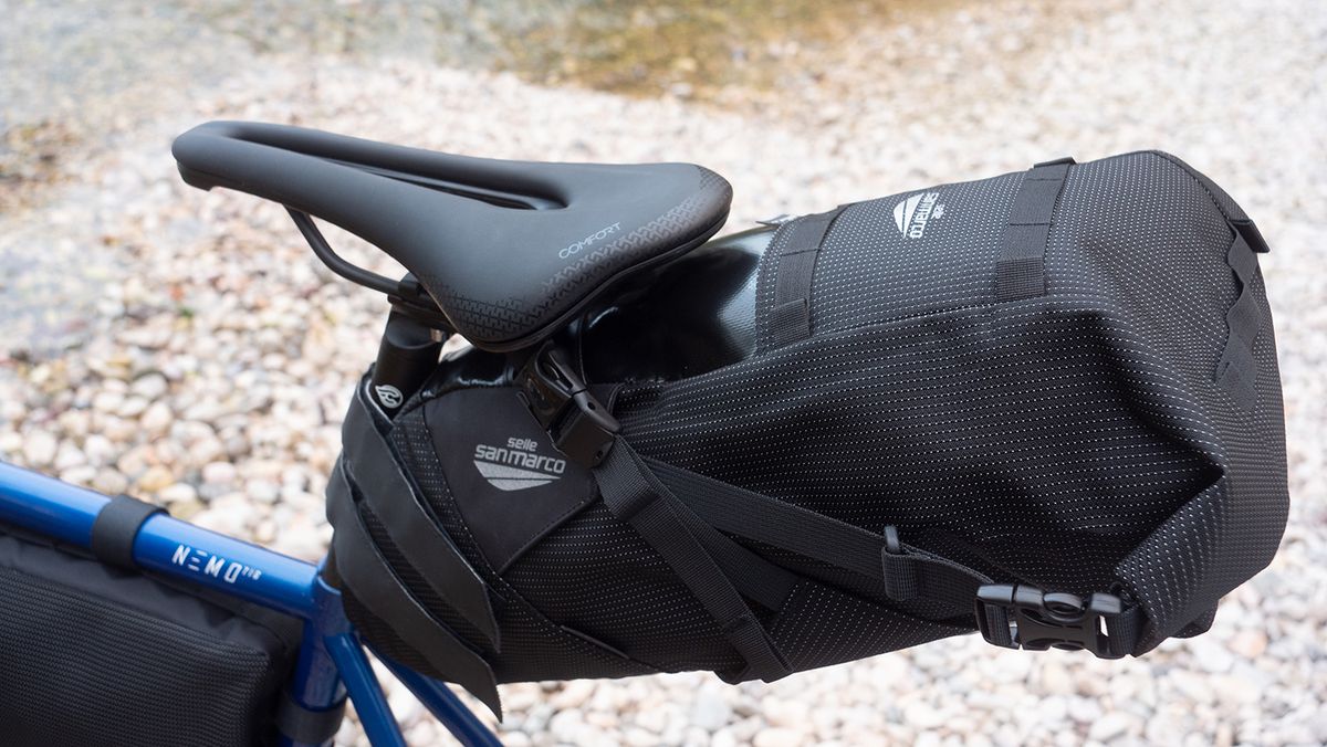 Selle vélo route San Marco Aspide en carbone Open-Fit 278x131mm