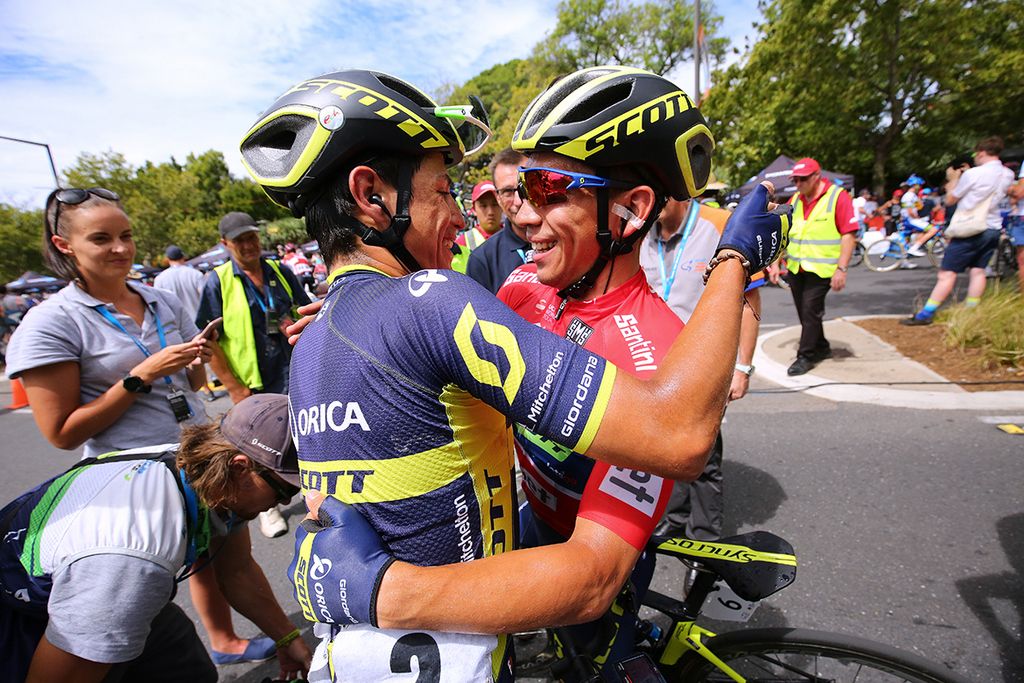 Caleb Ewan and Esteban Chaves celebrate (Orica-Scott)