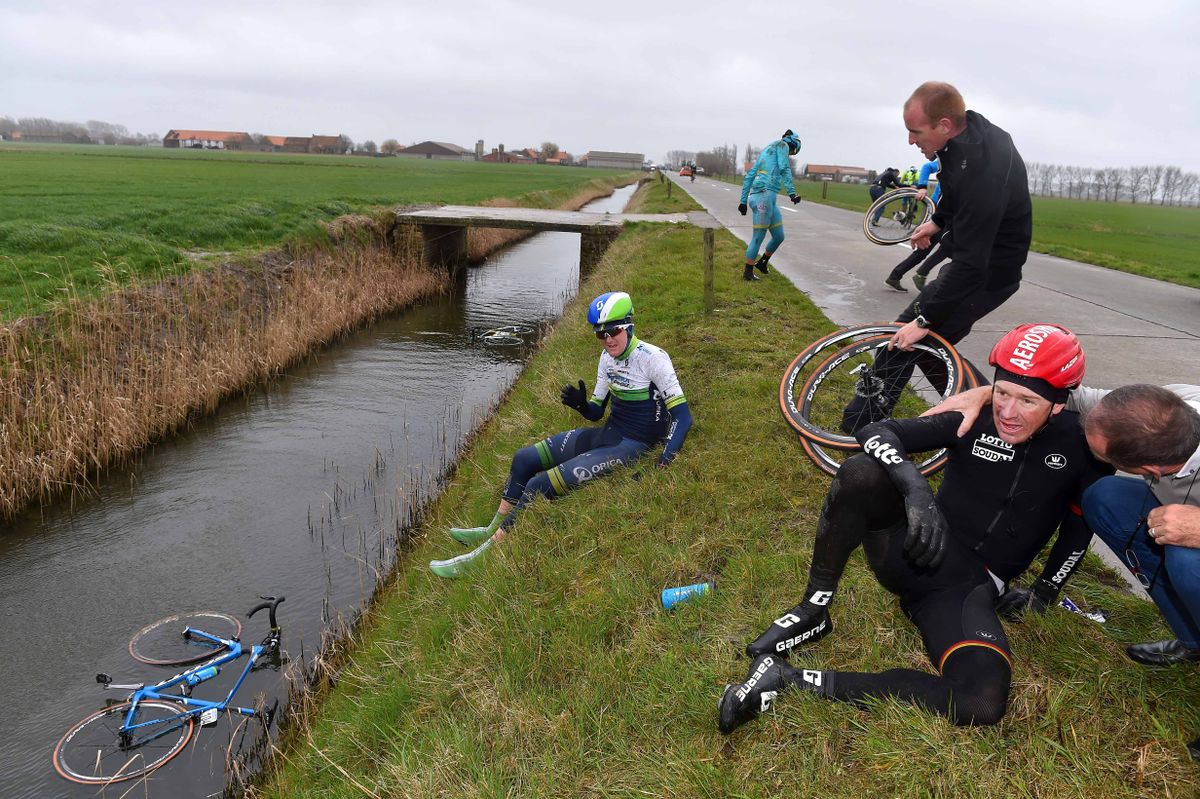 Luke Durbridge (Orica-GreenEdge) almost fell into the water after crashing