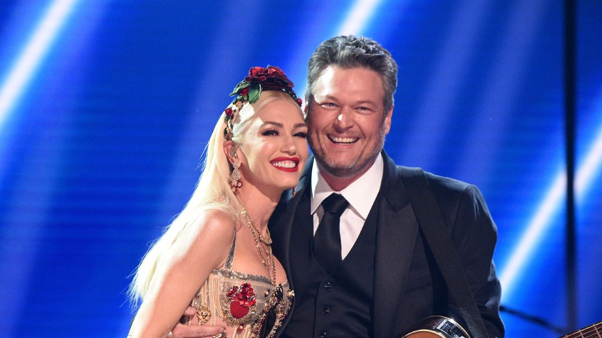 Gwen Stefani Pokes Fun At Fiancee Blake Shelton In Superbowl Ad Woman And Home