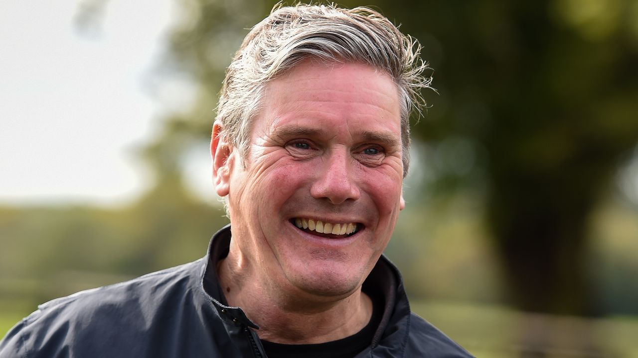 Keir Starmer is shown around Barford Park Farm in Sailsbury.