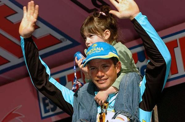 Paolo Savoldelli (Astana) with daughter on the podium.
