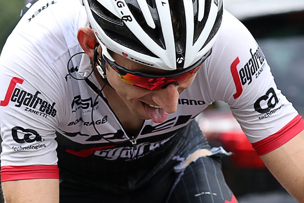 Bauke Mollema (Trek-Segafredo) tries to get back up to the leaders after his crash, stage 19 at the Tour de France