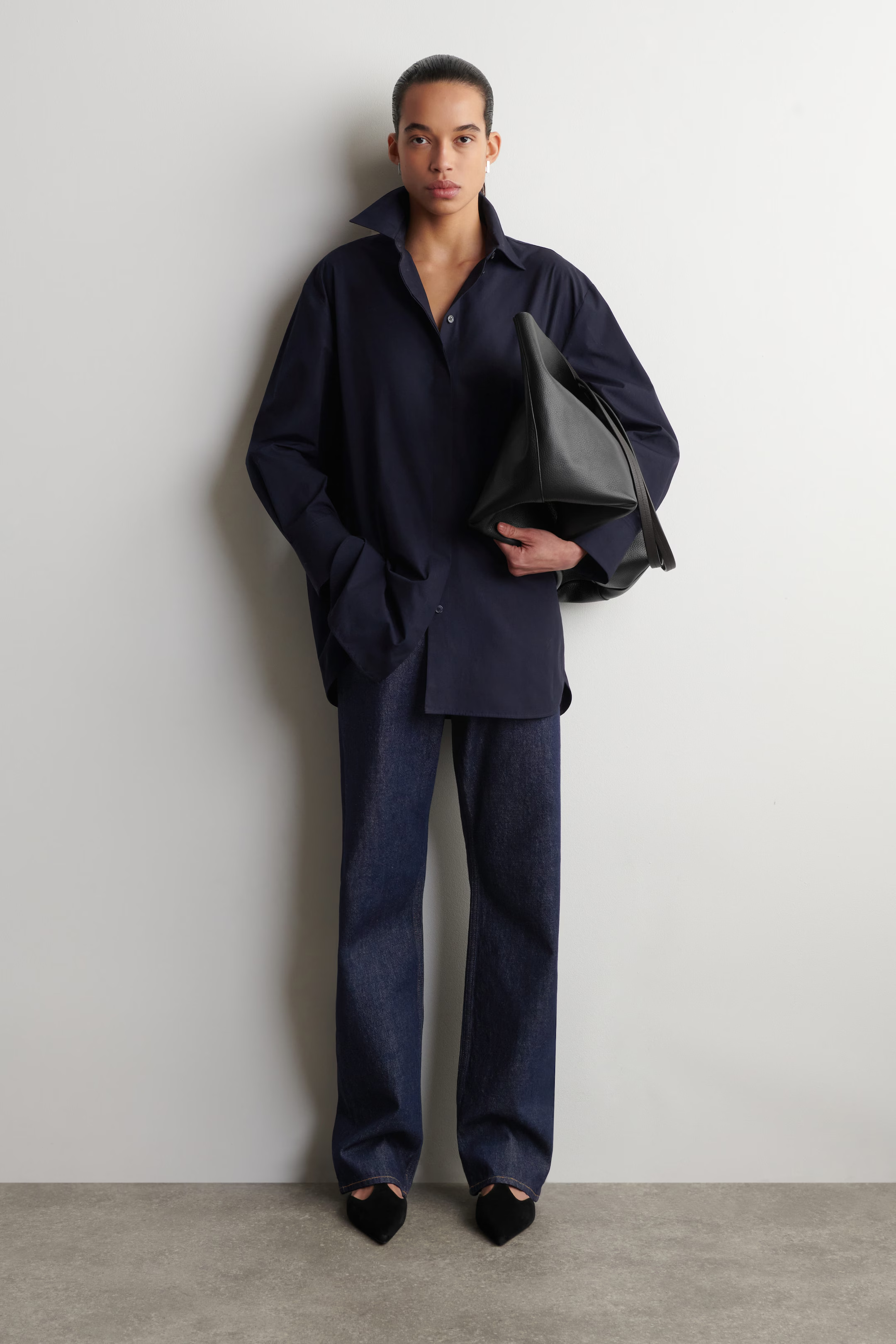 An image of cigarette jeans from COS.