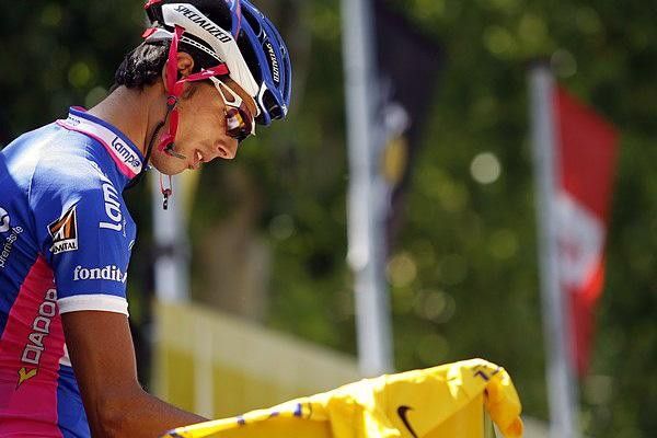 Alessandro Ballan (Lampre-Fondital) signs in.