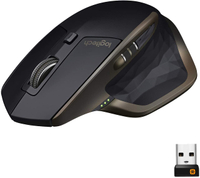 Logitech MX Master Mouse
Mouse professionale associabile a tre differenti dispositivi, per poi passare dall'uno all'altra semplicemente premendo un tasto. La tecnologia di tracciamento Darkfield assicura una buona precisione su qualsiasi superficie, incluso il vetro. La batteria ha un'autonomia di 40 giorni e viene ricaricata tramite la porta USB-C.