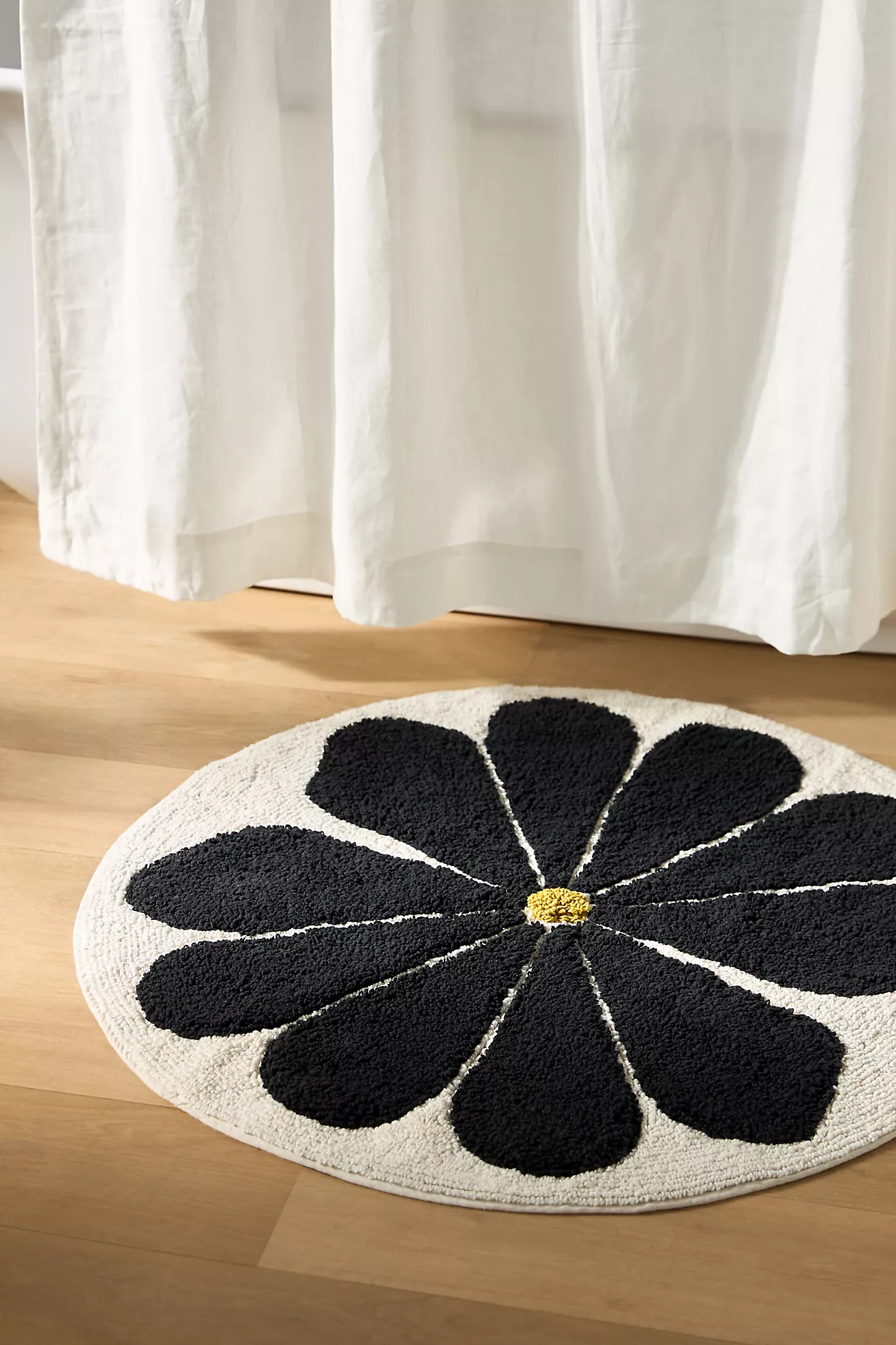 Mckenzie Parrott Floral Threads Hand-Tufted Round Cotton Bath Mat