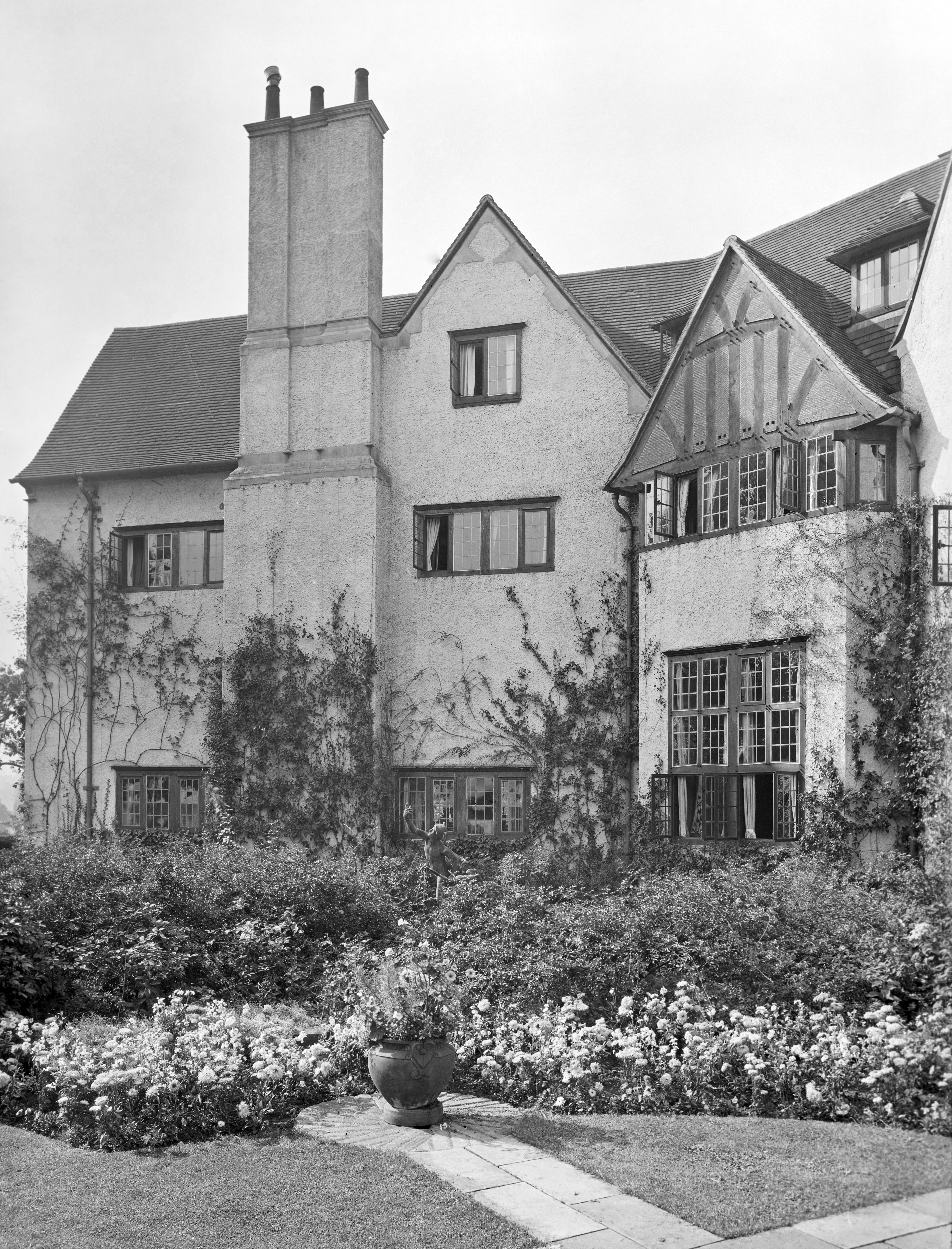 Papillon Hall