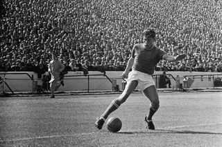 Bert Murray in action for Chelsea against West Ham in August 1963.