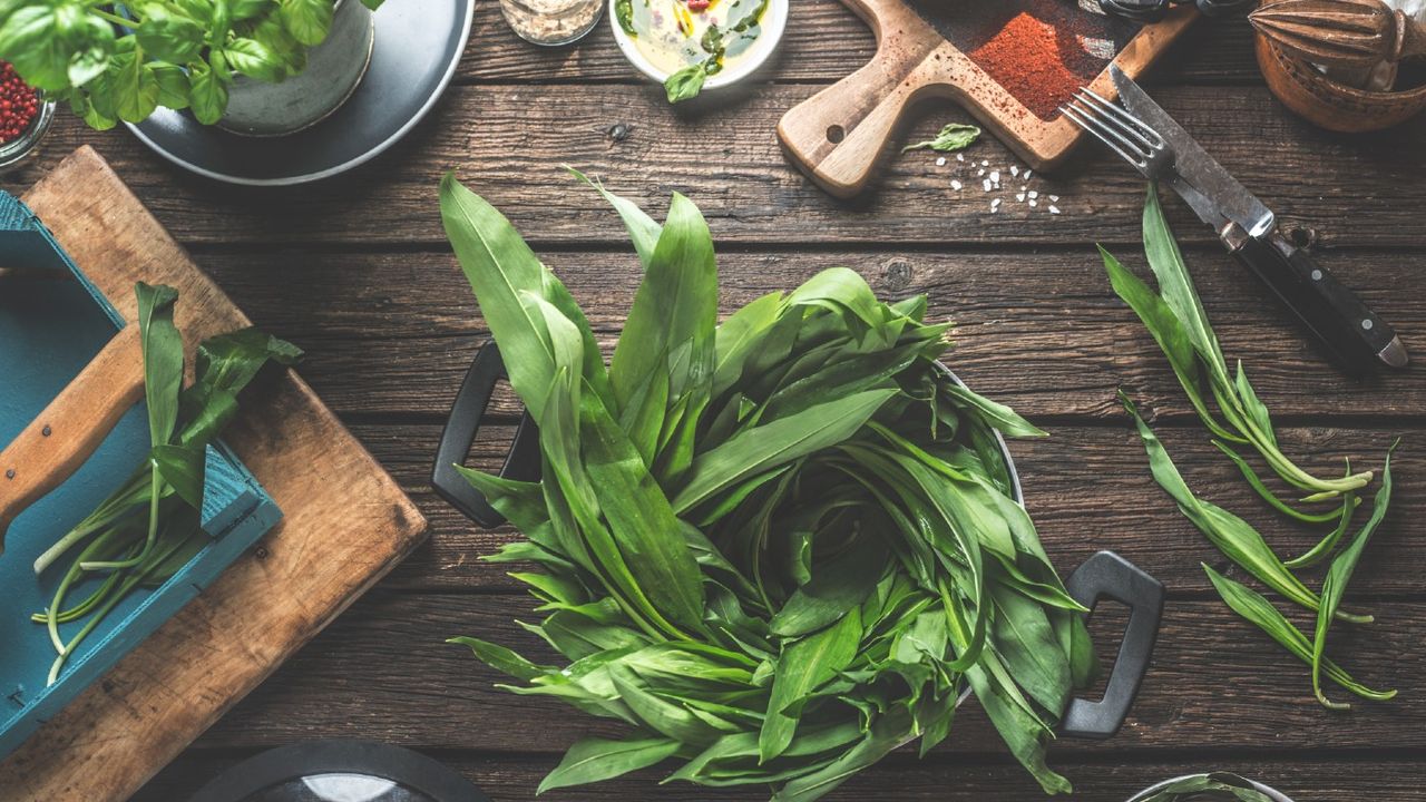 Wild garlic in a bowl