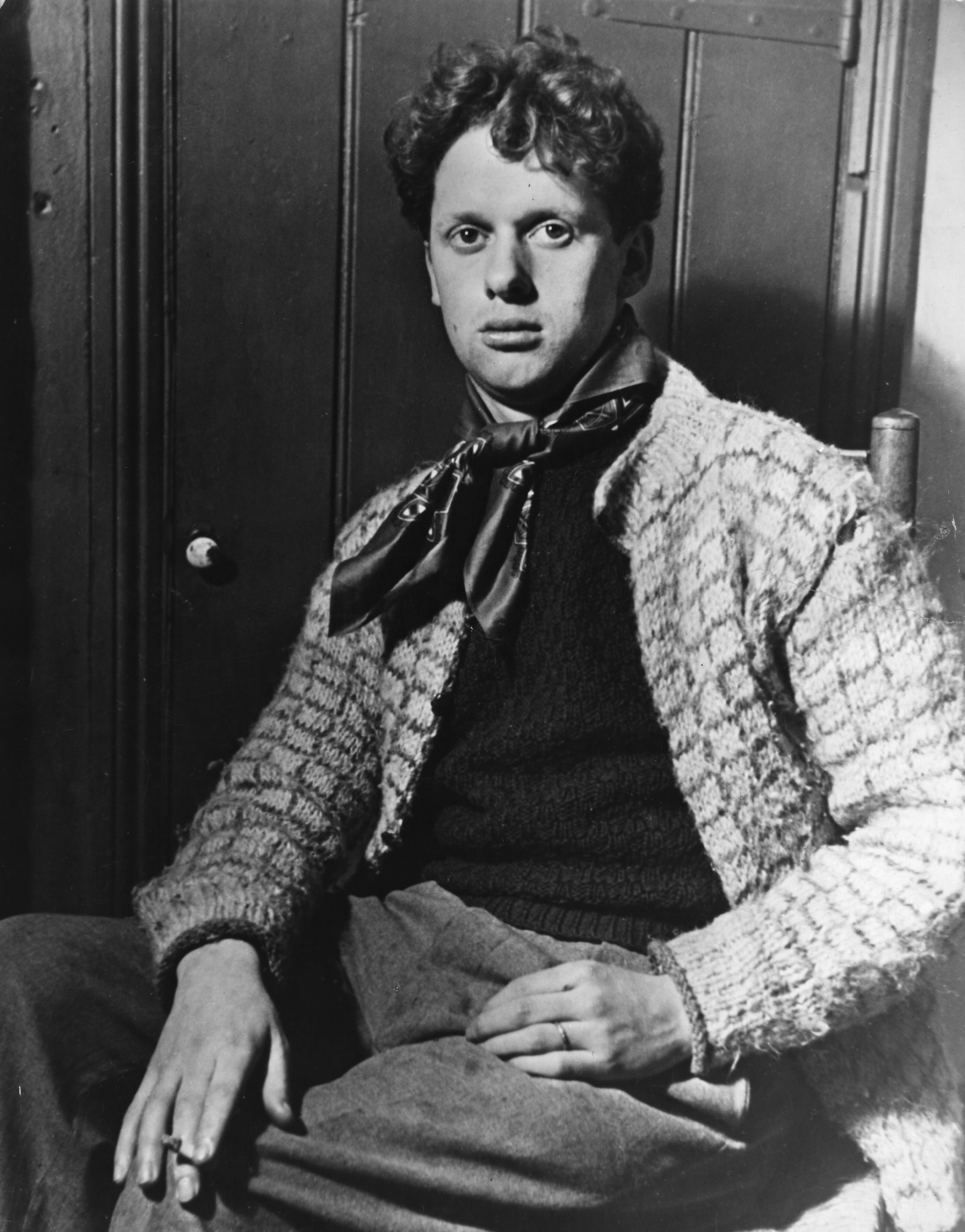 Welsh poet Dylan Thomas (1914 - 1953). (Photo by Hulton Archive/Getty Images)