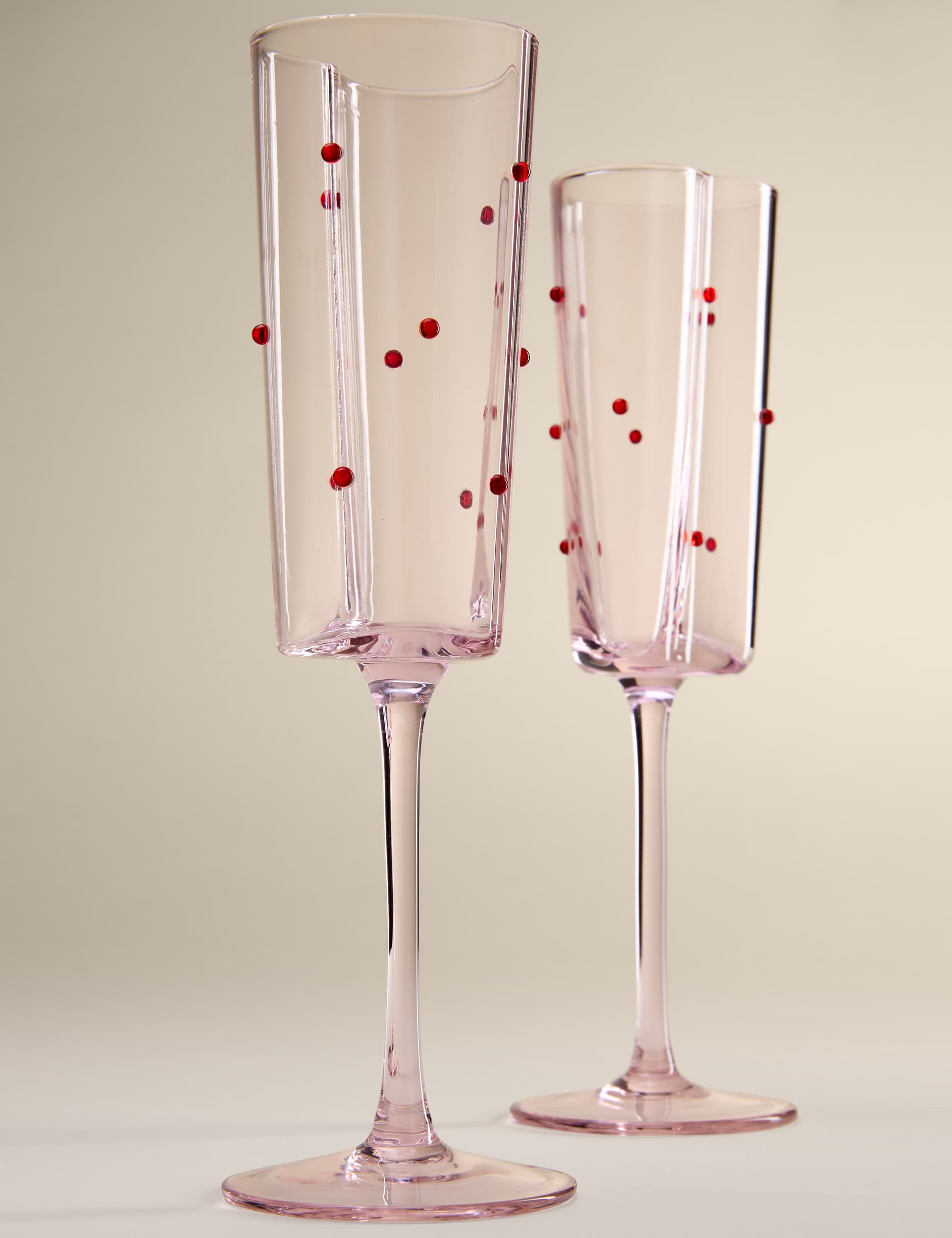 Set of 2 Heart Shaped Champagne Flutes