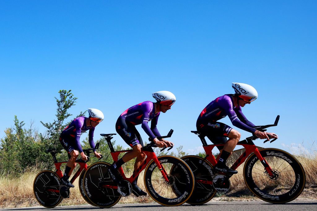 POZA DE LA SAL SPAIN AUGUST 16 LR Jetse Bol of The Netherlands Manuel Pealver Aniorte of Spain Victor Langellotti of Monaco and Team BurgosBH sprint during the 45th Vuelta a Burgos 2023 Stage 2 a 131km team time trial from Oa to Poza de la Sal on August 16 2023 in Poza de la Sal Spain Photo by Gonzalo Arroyo MorenoGetty Images