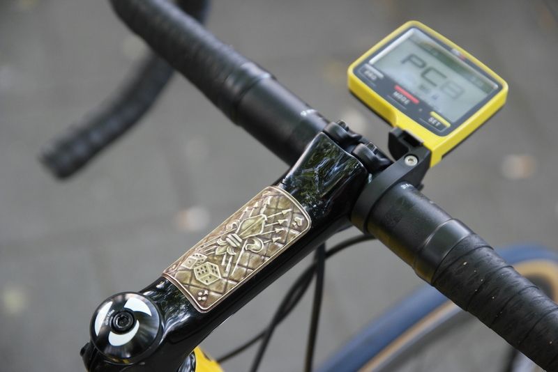 The Gladatorial and gambling imagery of the foil decal also features on the yellow jersey edition of Cancellara's bike