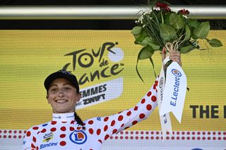 Cristina Tonetti takes the first QoM jersey at the 2024 Tour de France Femmes