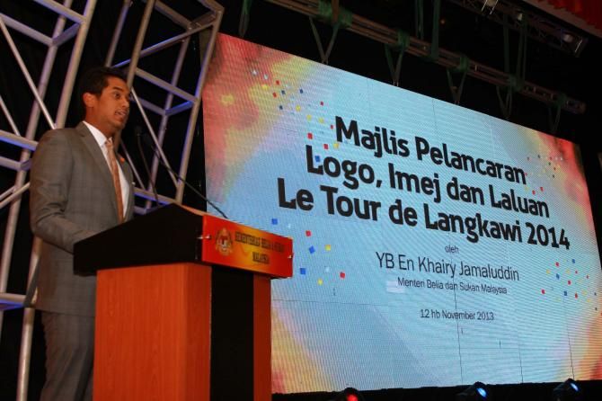 YB Khairy Jamaluddin welcomes attendees