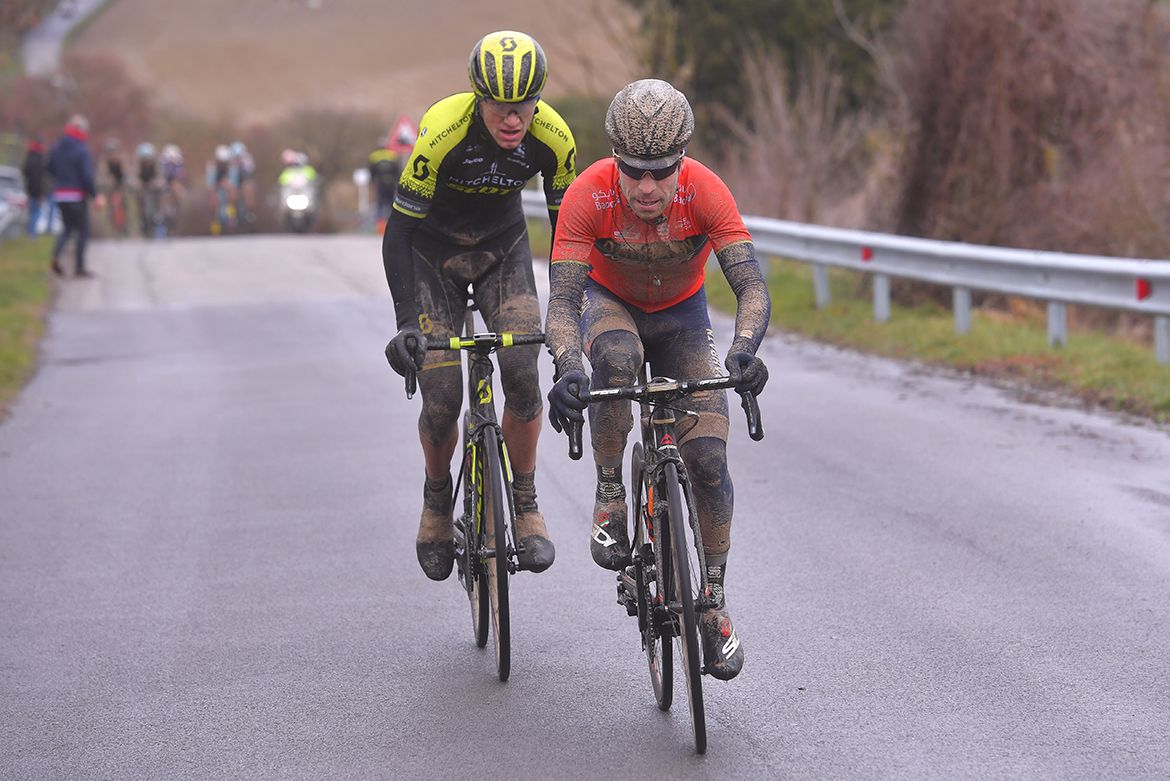 Giovanni Visconti (Bahrain-Merida) and Robert Power (Mitchelton-Scott)