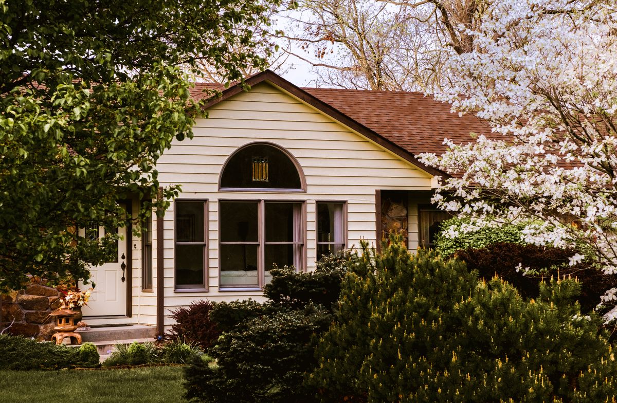 4 des couleurs extérieures les plus accueillantes pour peindre votre maison afin d’augmenter son attrait extérieur