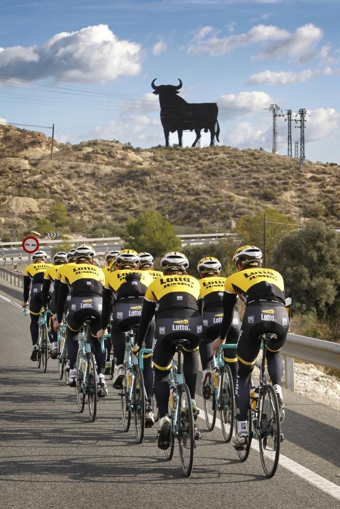 LottoNL-Jumbo riders in their new 2015 team kit