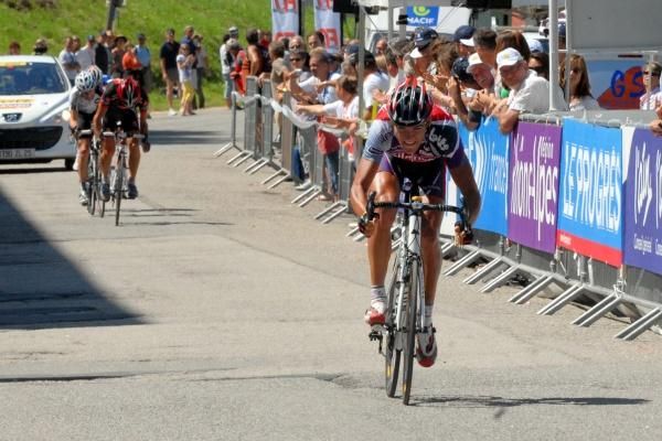 Van Avermaet sprints to take the points jersey.
