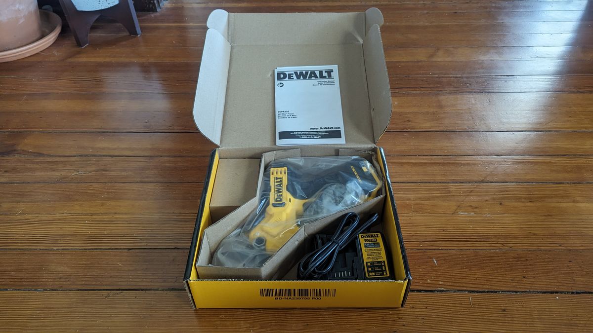 DeWalt 20V MAX Cordless Battery Powered Pruner