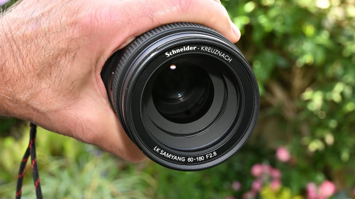 LK Samyang AF 60-180mm f/2.8 product image