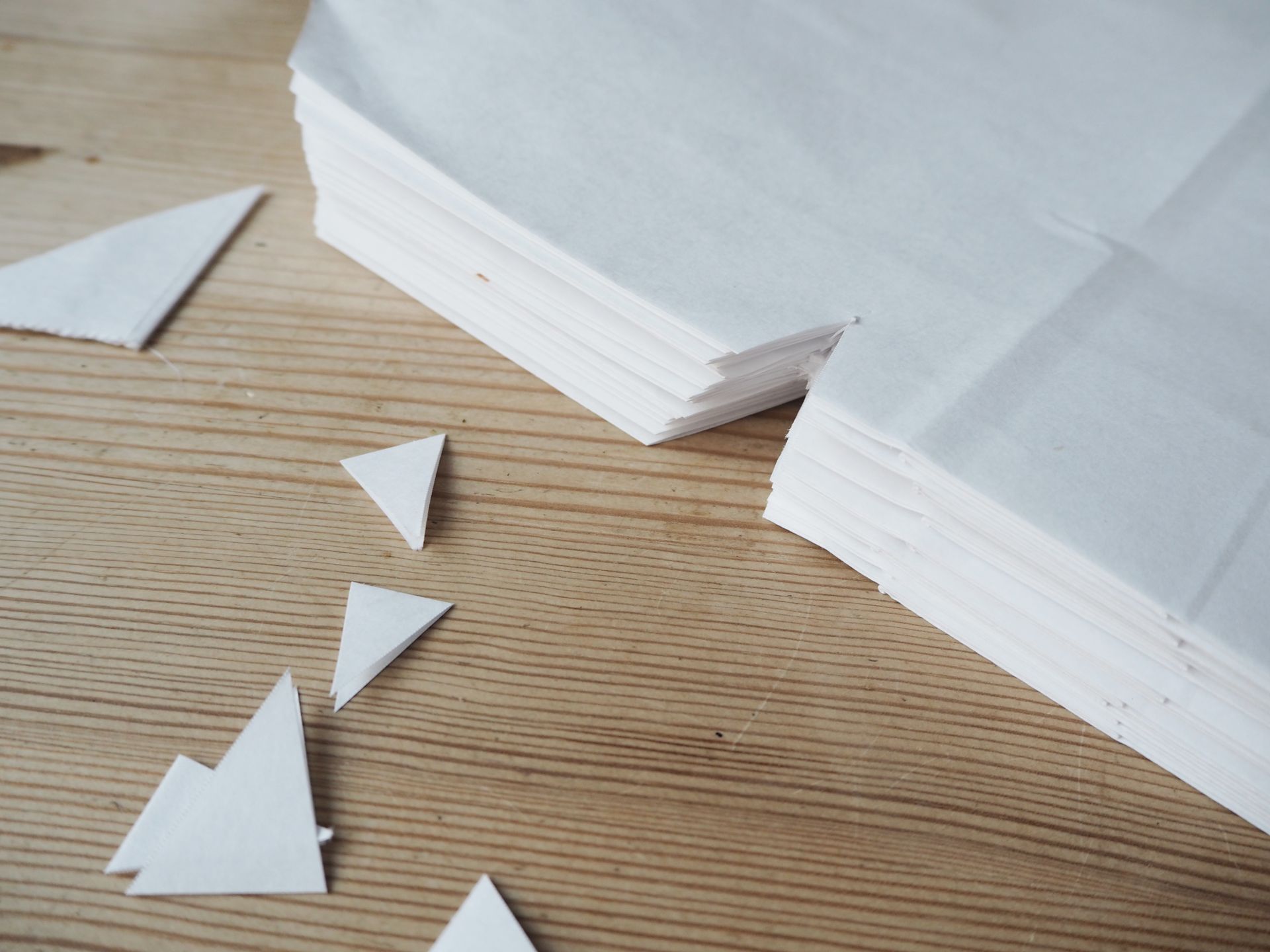 Dekorasi Natal kantong kertas DIY, potong-potong