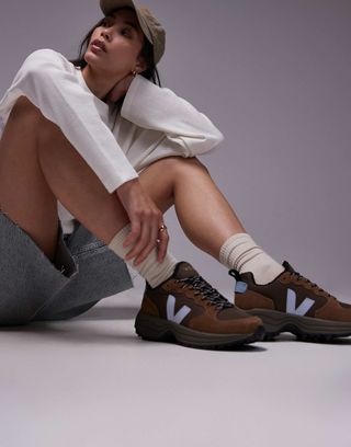 Veja Venturi Ii Trainer in Brown