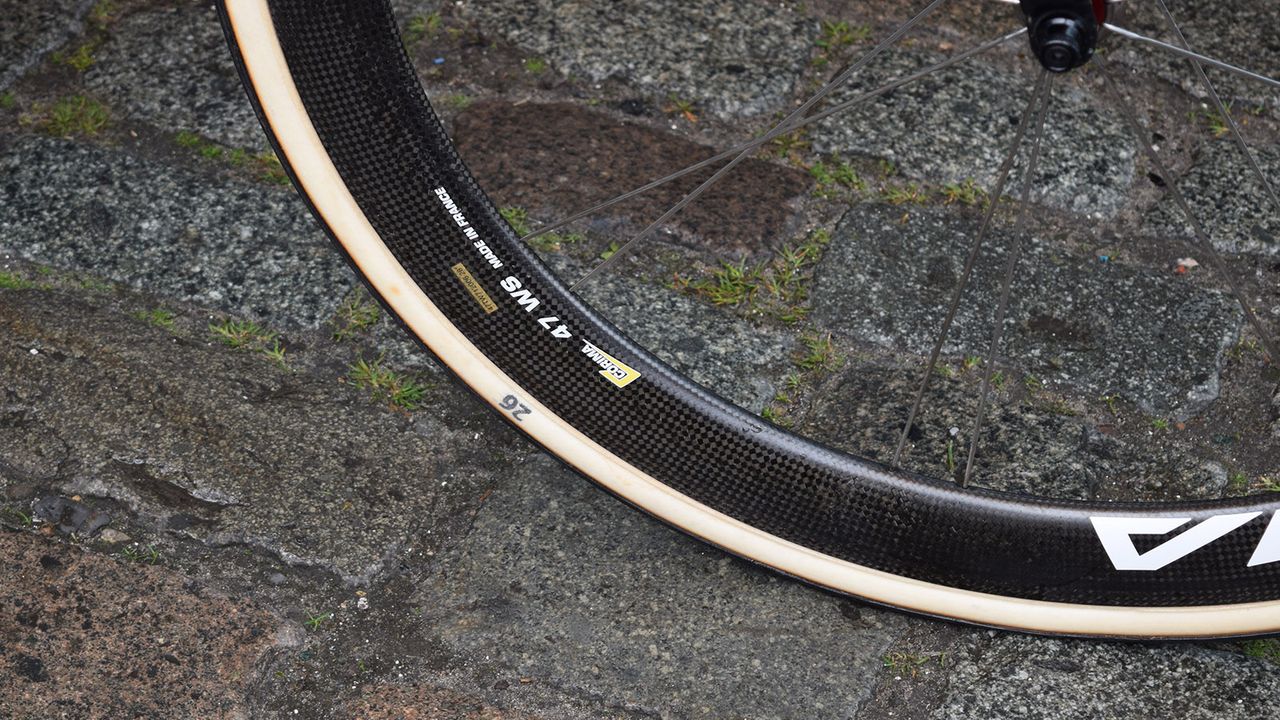 Most of the Astana riders ran 26mm FMB tubular tyres