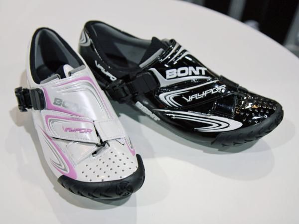 Bont's new Vaypor model is based on the ctt-one designed in conjunction with the now-defunct Cervelo TestTeam but with a slightly lower-cut carbon fiber bathtub.