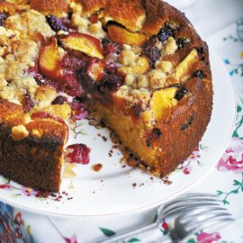 Peach, Raspberry and Amaretto Crumble Cake | Woman & Home