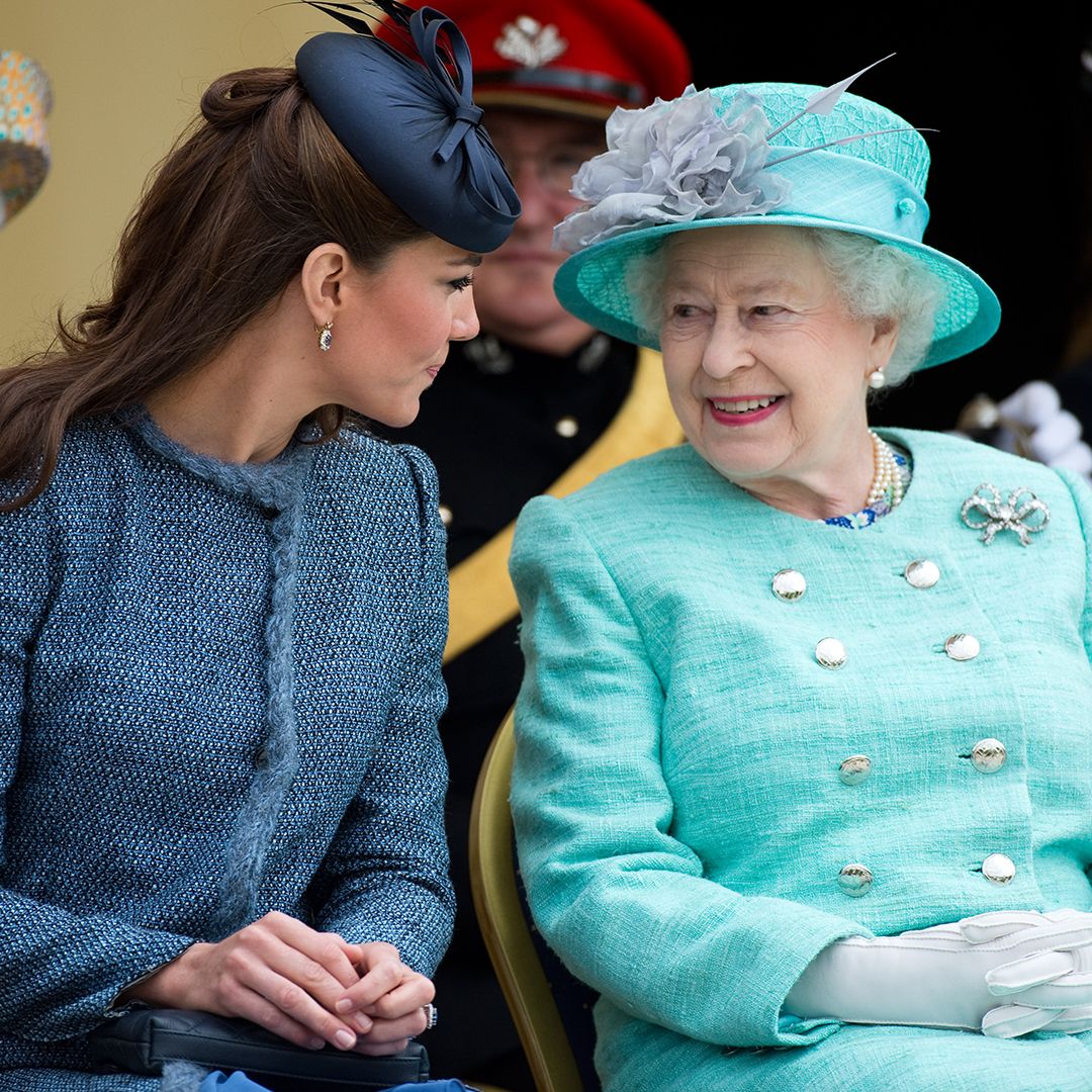 NOTTINGHAM, ENGLAND - JUNE 13: Queen Elizabeth II and Catherine, Duchess of Cambridge (L) attend Vernon Park during a Diamond Jubilee visit to Nottingham on June 13, 2012 in Nottingham, England. (Photo by Samir Hussein/WireImage)