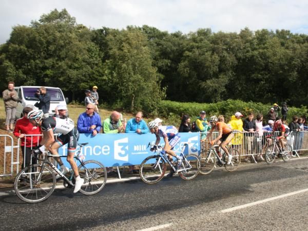 Frank Schleck (Leopard Trek) leads a group up the Mur de Bretagne
