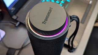 Tronsmart T7 portable Bluetooth speaker ring light on top