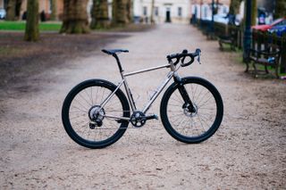 Genesis croix de fer