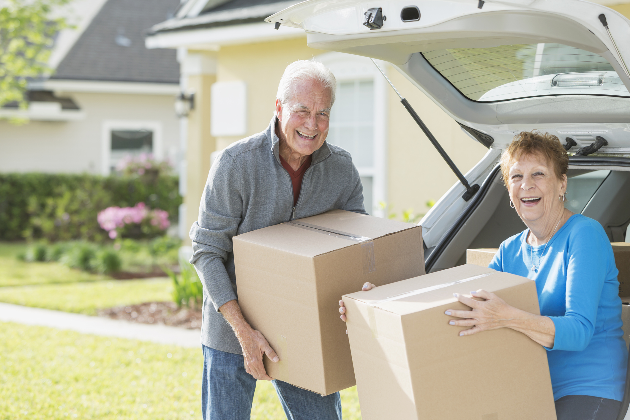 Older couple downsizing