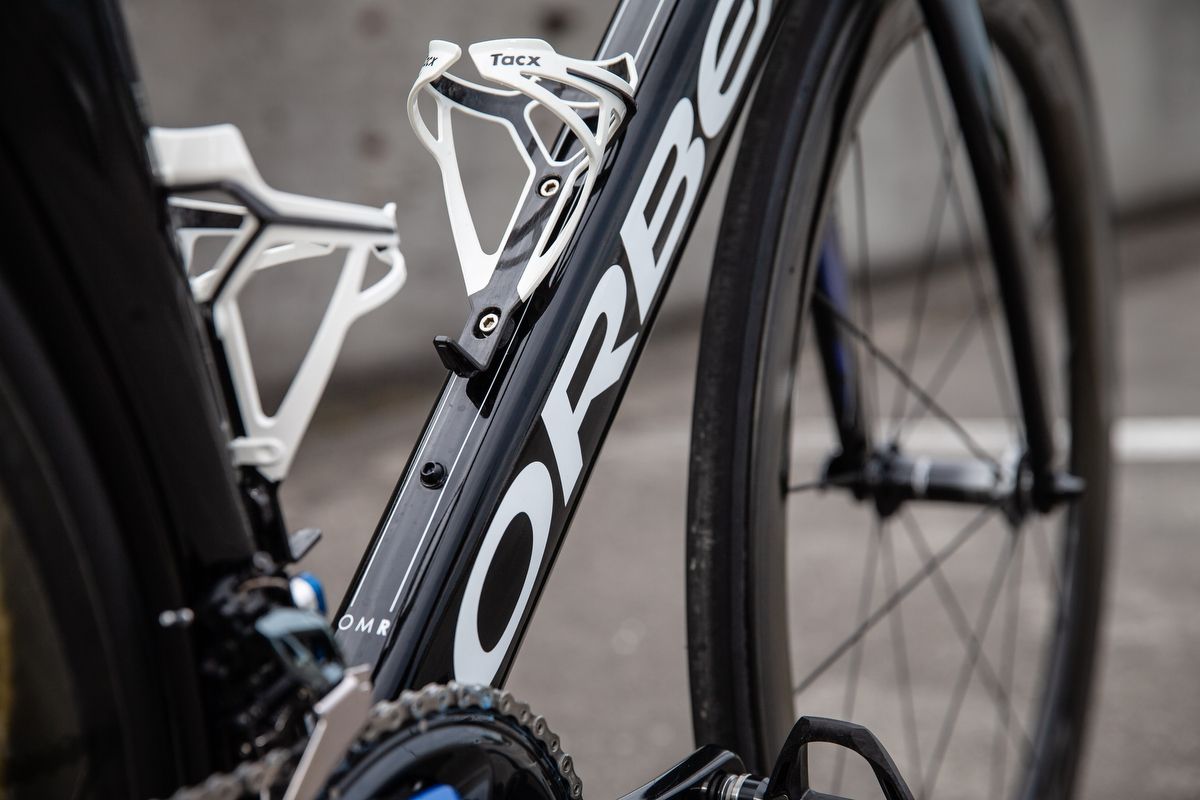 United Healthcare's team bikes use Tacx Deva bottle cages