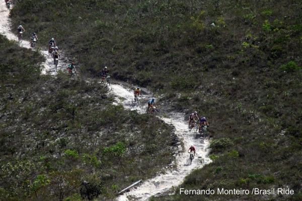 The peloton on a downhill