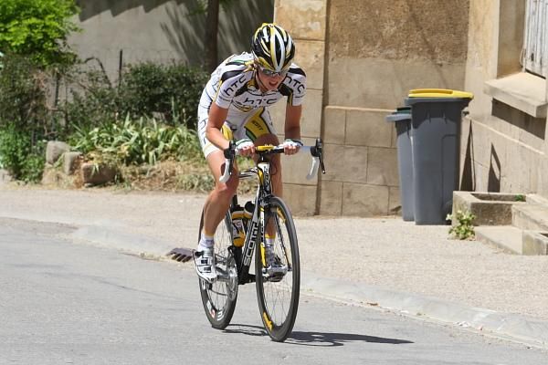 Adrie Visser (HTC - Columbia Women) attacked during the final stage.
