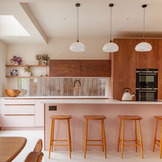 Pink kitchen rennovation with terrazzo vibes