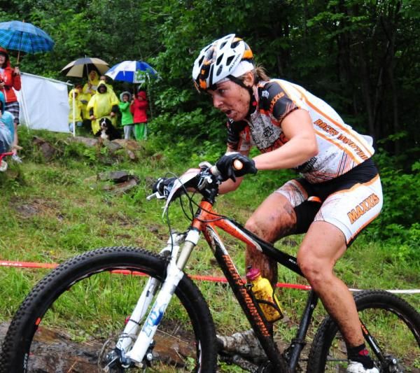 Catherine Pendrel (Luna Women's MTB) leading on lap four