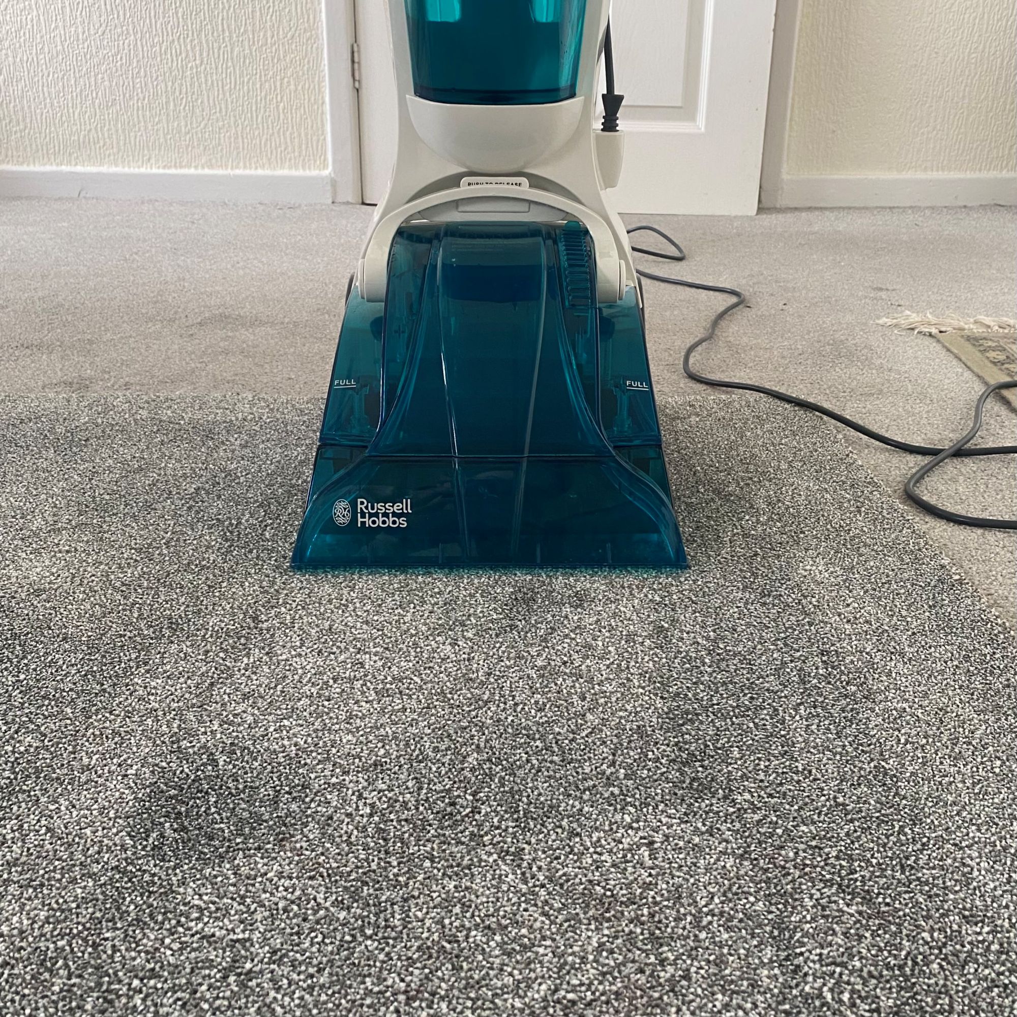 Russell Hobbs Upright Carpet Cleaner review
