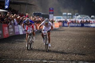 Julien Absalon (Orbea) and Nino Schurter (Scott Swisspower) battle for the win in Dalby in 2010. Schurter came out with the win.