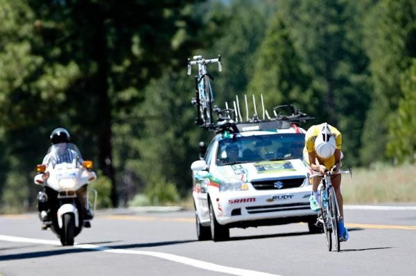 Cath Cheatley (Colavita-Baci) going as hard as she can to try to hold on to the yellow jersey.
