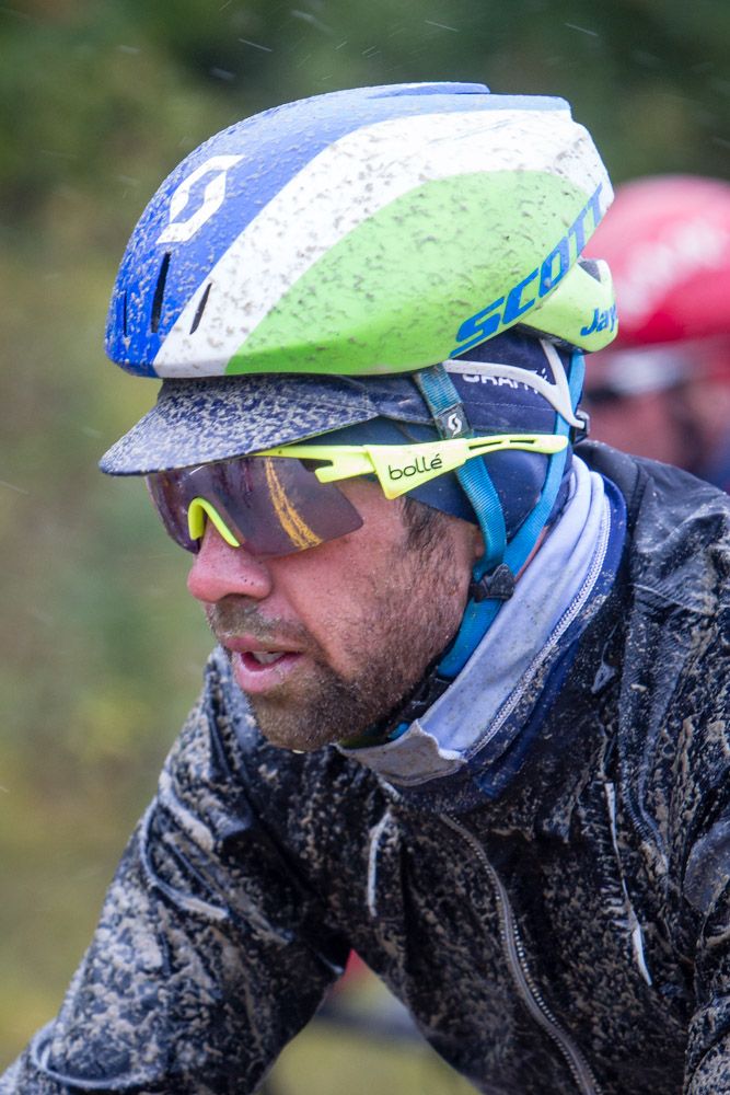 Michael Matthews (Orica-GreenEdge) Gets coated with mud