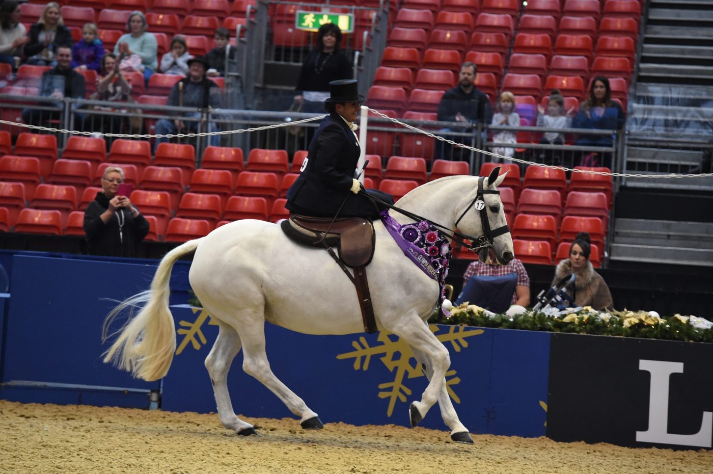 Silver-Madden_Olympia_PN16_11542-scaled-e1607952759361.jpg