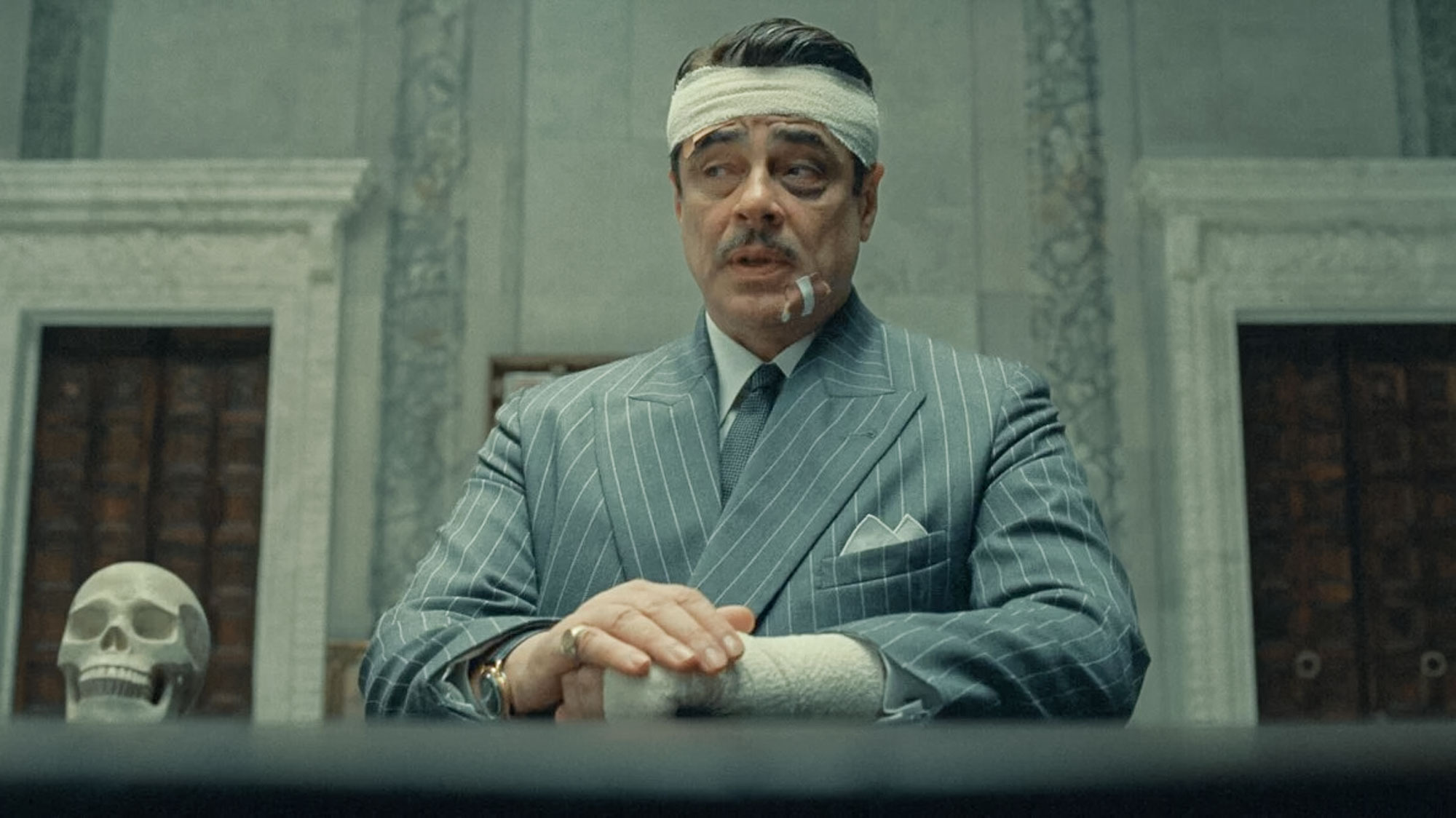 Benicio del Toro in &quot;The Phoenician Scheme&quot;