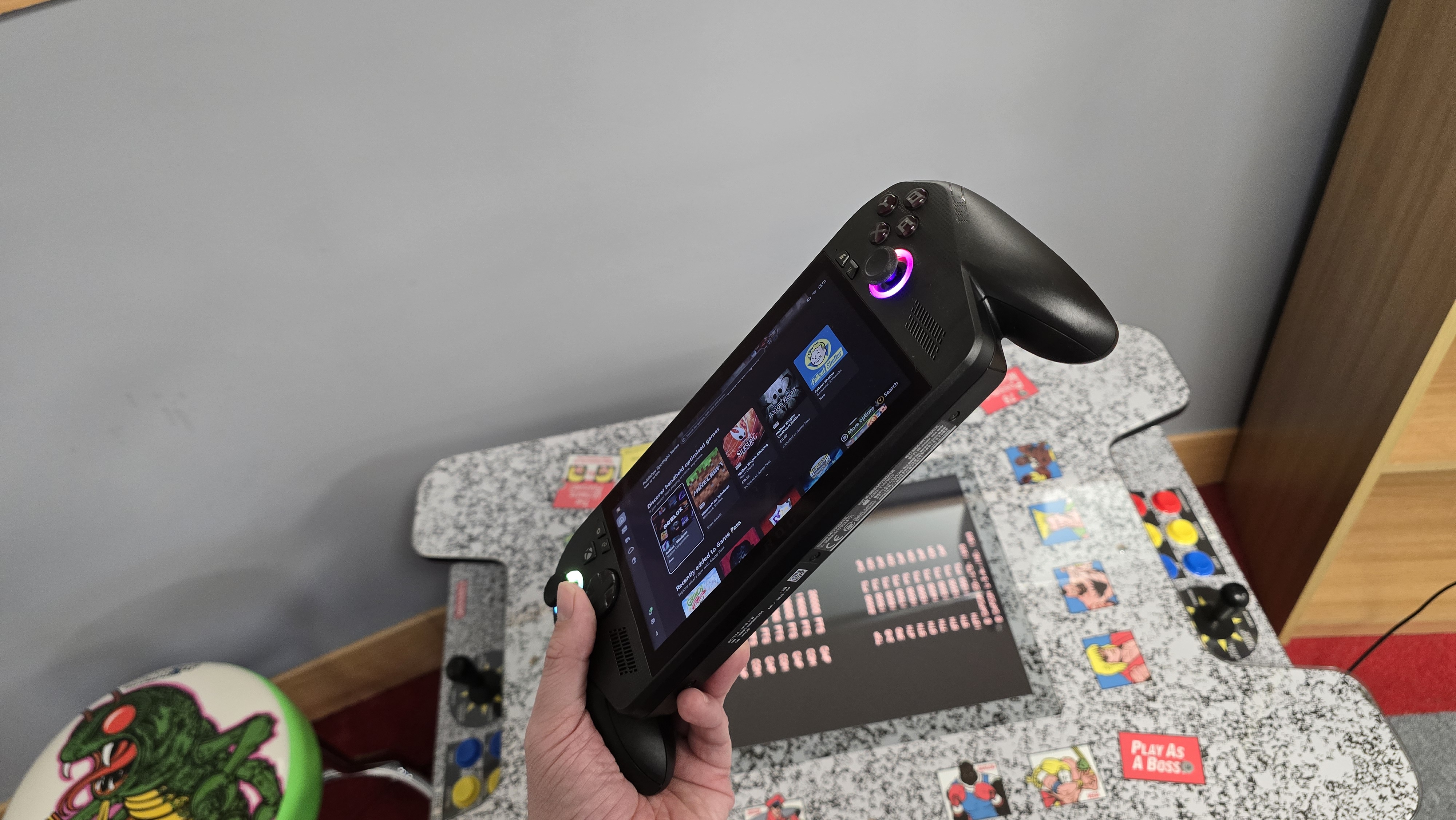 Photos of ROG Xbox Ally X